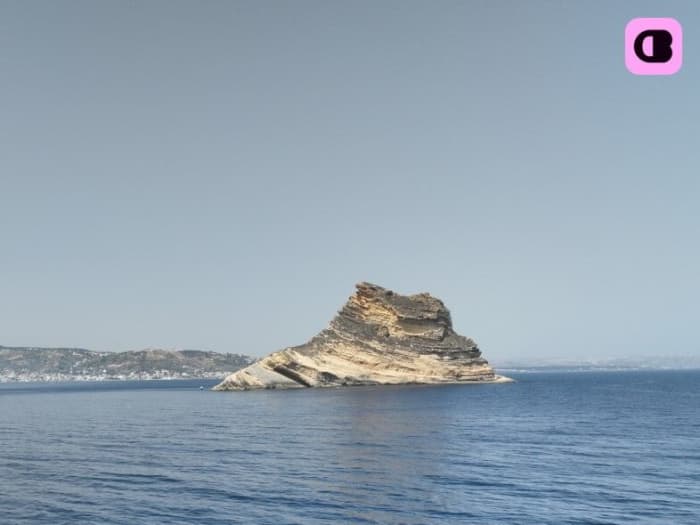 Between Hidden Coves and Turquoise Waters: Manga, Fartas & Kannasira