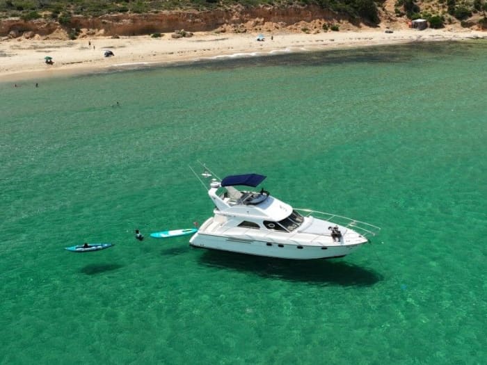 Between Hidden Coves and Turquoise Waters: Manga, Fartas & Kannasira