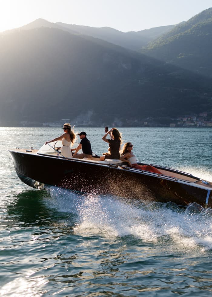 A half-day tour of Lake Como's most beautiful villas