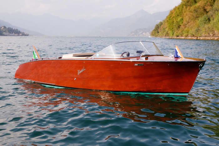 A half-day tour of Lake Como's most beautiful villas