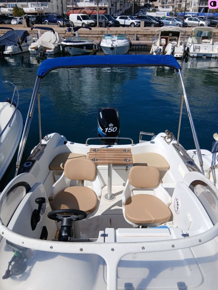 Ibiza at a leisurely pace: coves, turquoise waters and a day at sea