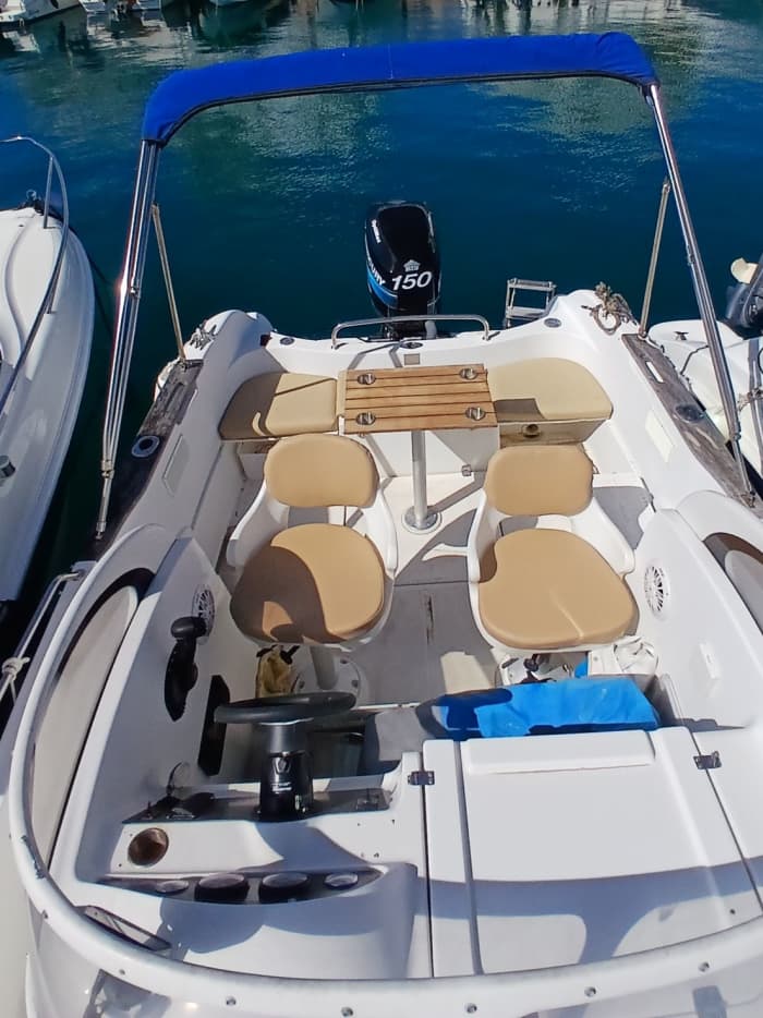 Ibiza at a leisurely pace: coves, turquoise waters and a day at sea