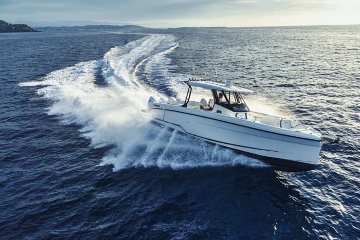 Islands in the Gulf of Naples, full speed ahead with the Wellcraft 38 T-Top