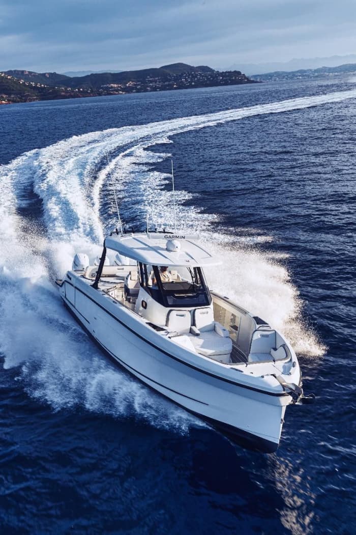 Islands in the Gulf of Naples, full speed ahead with the Wellcraft 38 T-Top