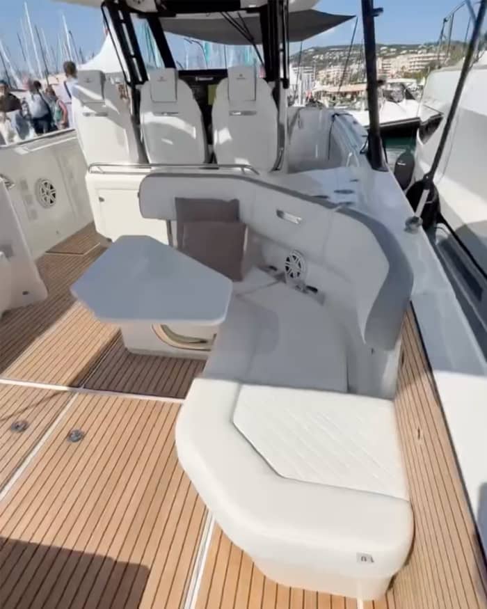 Islands in the Gulf of Naples, full speed ahead with the Wellcraft 38 T-Top