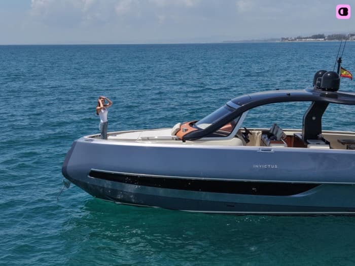 2-hour experience · Invictus TT420, Puerto Banús