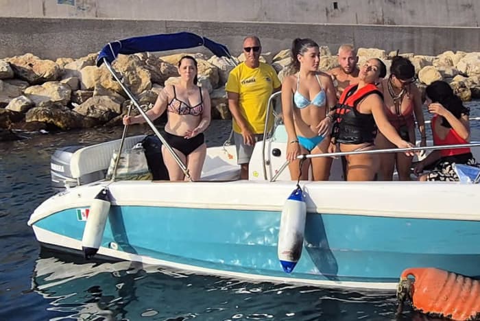 Motorboot-Tagesausflug ab Brindisi · Rote Krabbe, Insel Risorgimento und Punta Penne (L3)