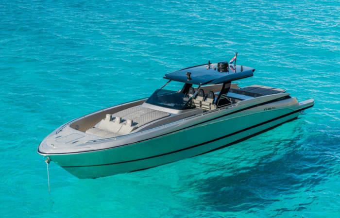 Discover the French Riviera aboard the Canados Gladiator 493