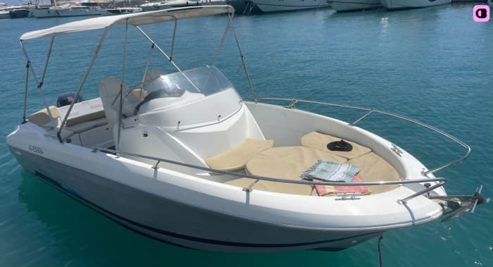 Dia no mar na Riviera Francesa: Passeio de barco com capitão