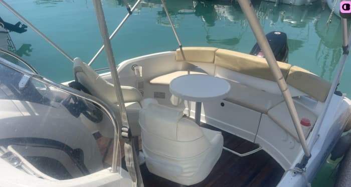 Dia no mar na Riviera Francesa: Passeio de barco com capitão