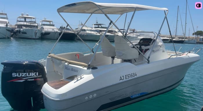 Dia no mar na Riviera Francesa: Passeio de barco com capitão