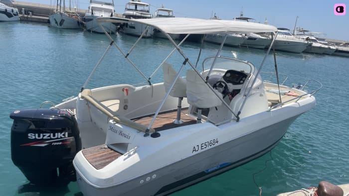 Dia no mar na Riviera Francesa: Passeio de barco com capitão