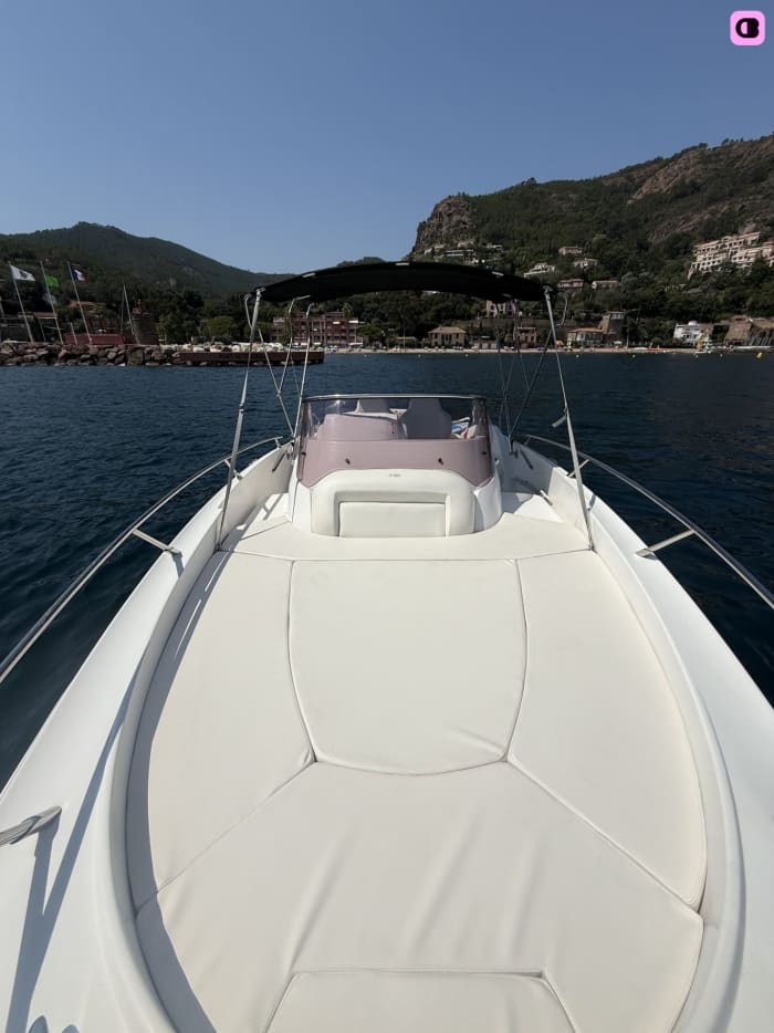 Charter voor een halve dag naar de Lérins-eilanden, Estérel en Cannes