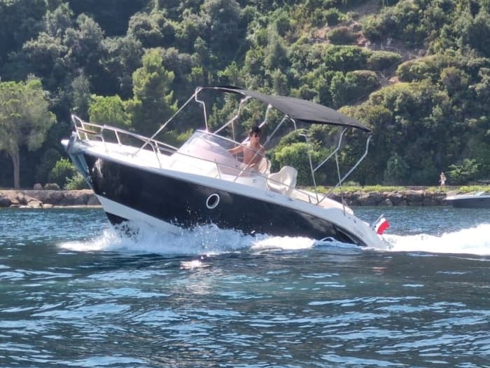 Charter voor een halve dag naar de Lérins-eilanden, Estérel en Cannes