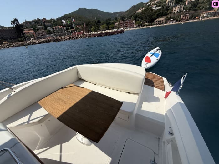 Charter voor een halve dag naar de Lérins-eilanden, Estérel en Cannes