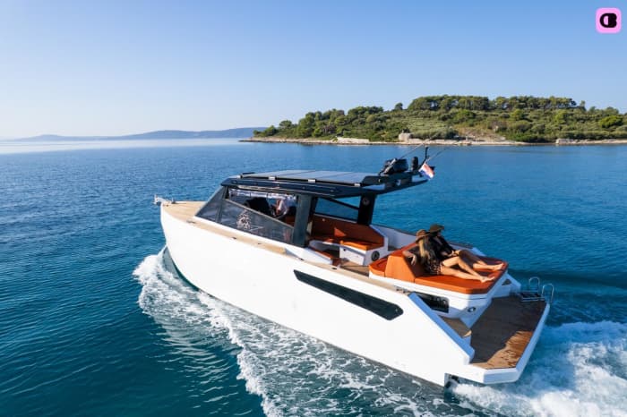 XP38 Adriatic Escape — Blue Lagoon & Island Discovery
