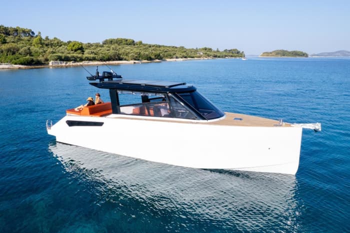 XP38 Adriatic Escape — Blue Lagoon & Island Discovery