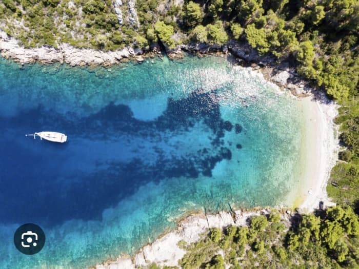 Pula: Private Sailing Tour with Tapas, Drinks and Swim Stops