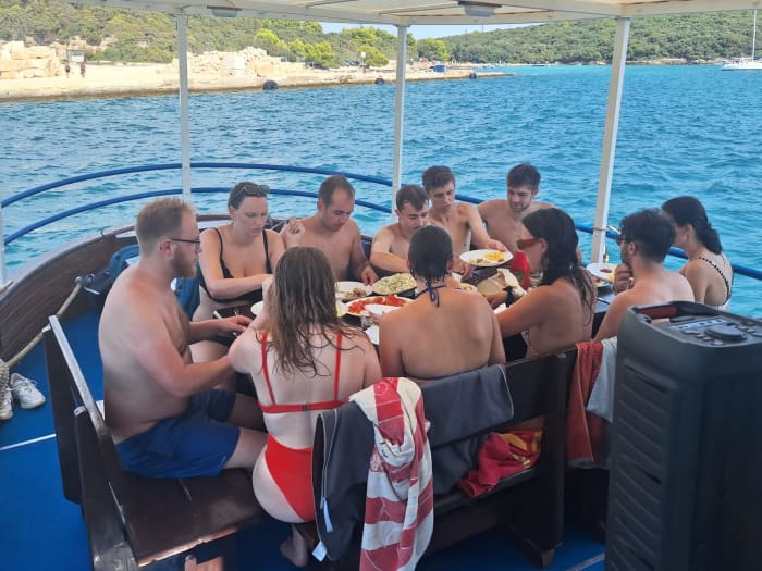 Pula: Private Sunset Dolphin Cruise with BBQ Dinner & Drinks