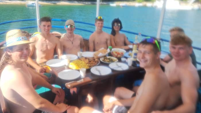 Pula: Private Sunset Dolphin Cruise with BBQ Dinner & Drinks