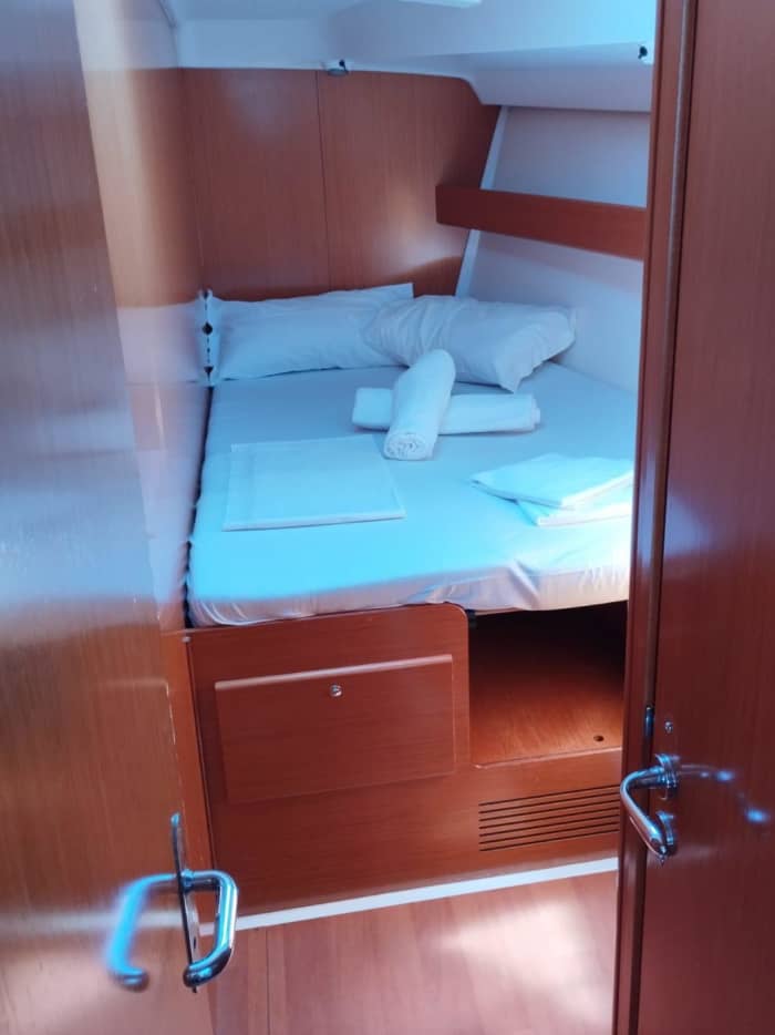 Full-day sailing trip between Procida and Ischia