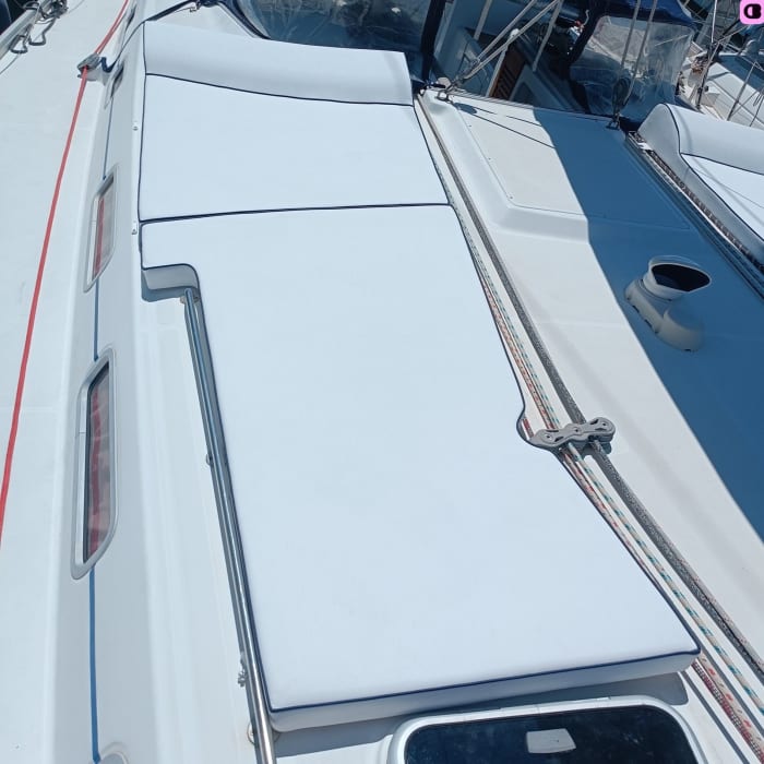 Full-day sailing trip between Procida and Ischia
