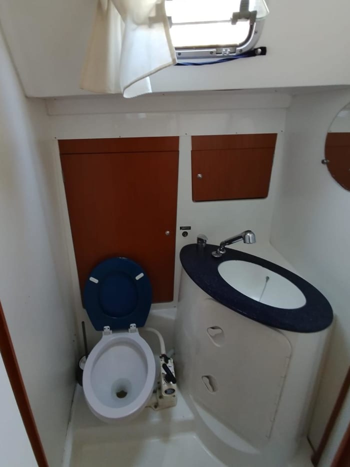Full-day sailing trip between Procida and Ischia