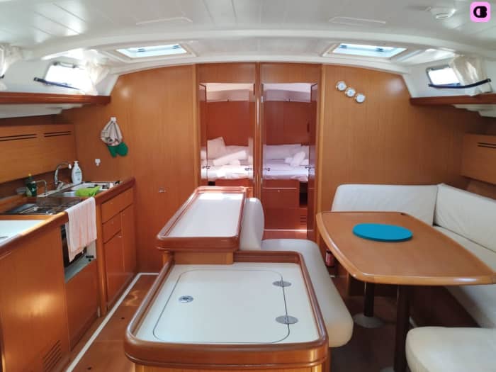 Full-day sailing trip between Procida and Ischia