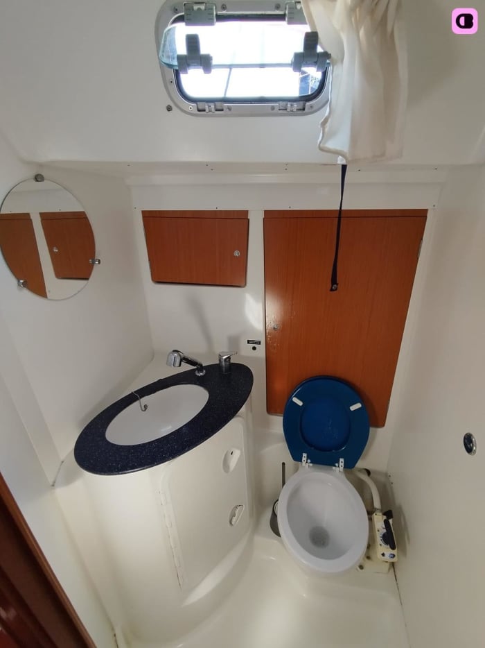 Full-day sailing trip between Procida and Ischia