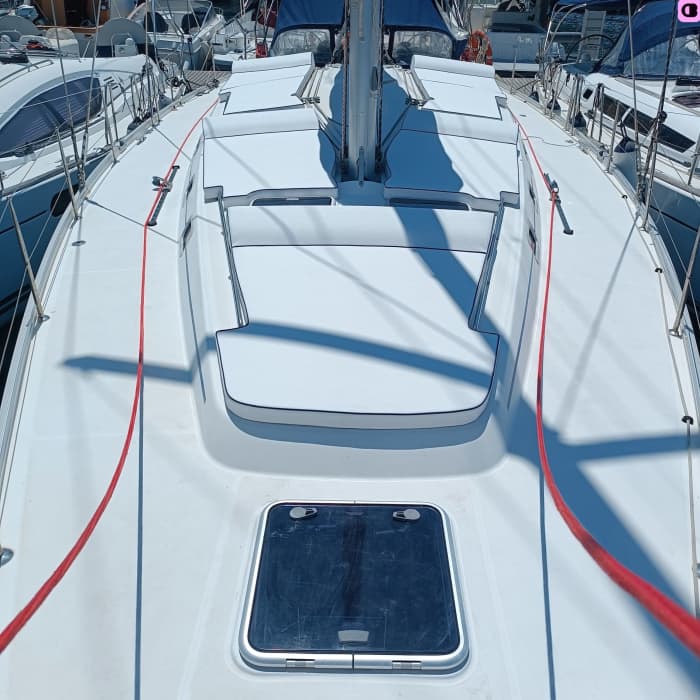 Full-day sailing trip between Procida and Ischia
