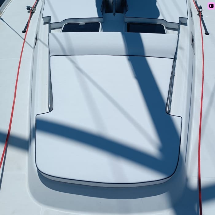 Full-day sailing trip between Procida and Ischia
