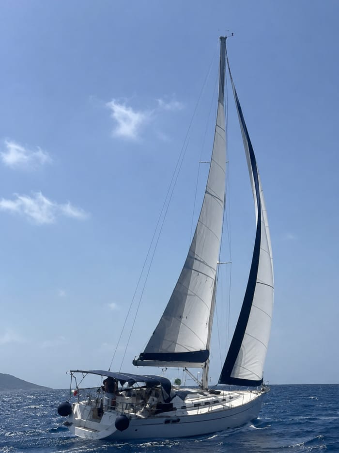 Full-day sailing trip between Procida and Ischia