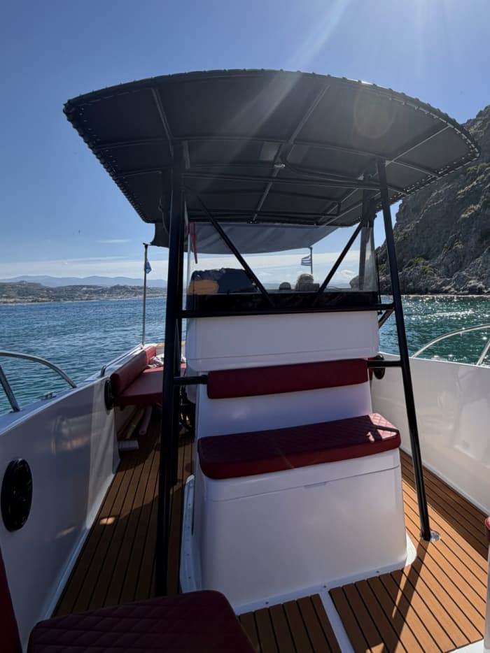 4-Hour Cruise – Theodorou Island & Menies Hironisia Bay