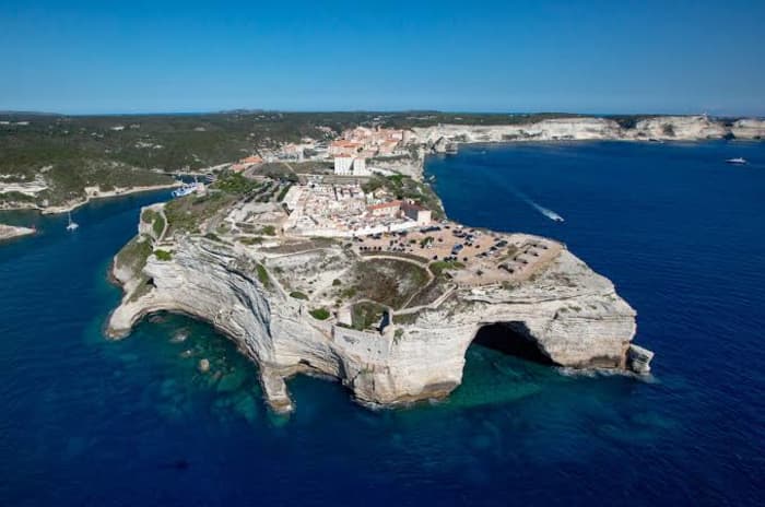 Bonifacio Experience aboard Joy