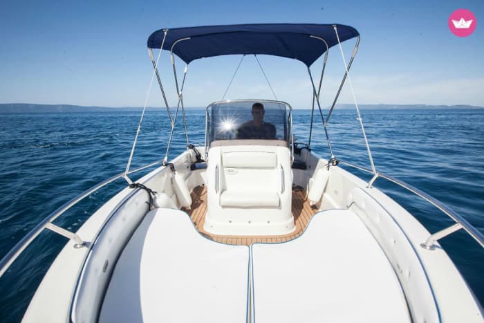 Your private motorboat for a day around Tučepi