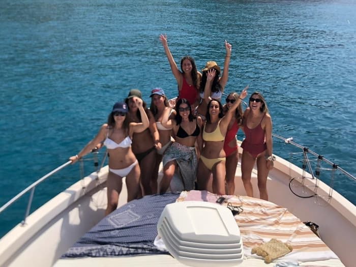 Une croisière sur mesure à La Manga : une journée magique à bord d'un yacht à moteur