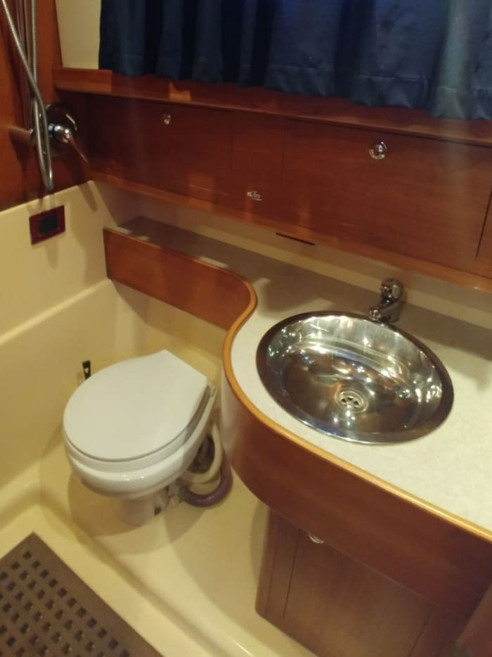 Jouw dag op de Eolische Eilanden: Huur een motorboot voor een dag vol ontdekkingen.