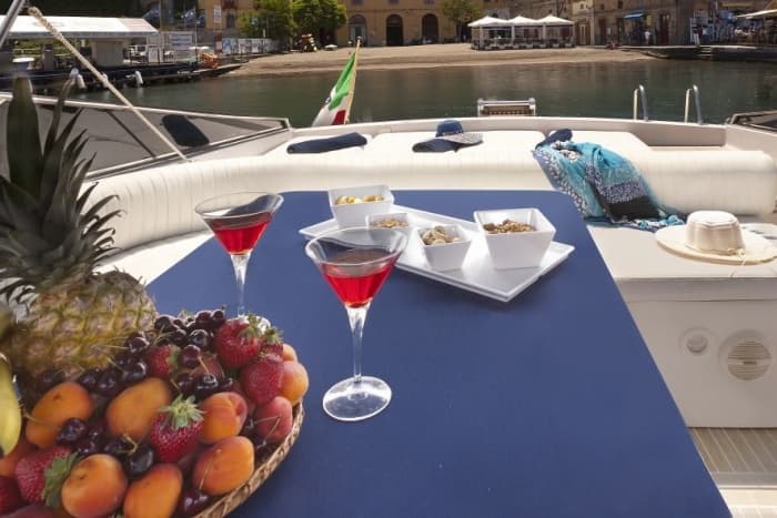 Hele dag Capri-tour aan boord van de Itama 50: een luxe motorbootervaring