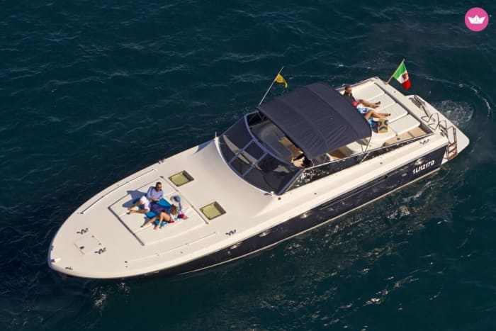 Hele dag Capri-tour aan boord van de Itama 50: een luxe motorbootervaring