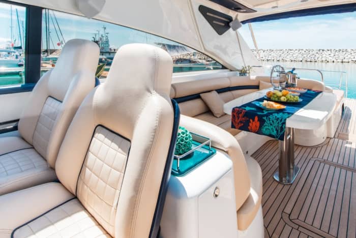 Ontdek Capri per boot – een complete dagtocht naar een privé-eiland