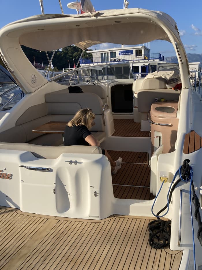 Explorez Six-Fours-les-Plages en bateau : une journée complète sur l'eau à bord d'un bateau à moteur