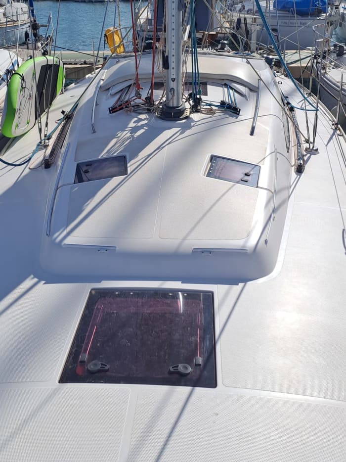 Private sailing trip around Palma Bay (4h) – coves, snorkeling and paddleboarding