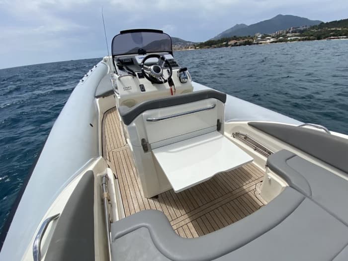 Sea experience in Ajaccio – coves and turquoise waters