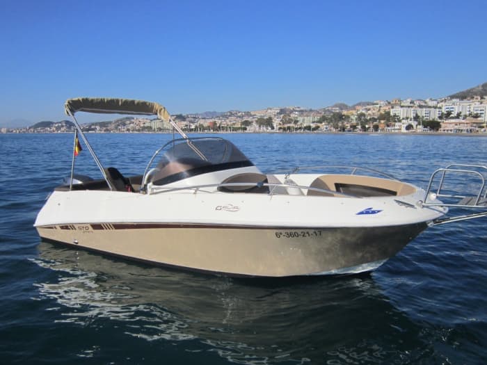 Discover Málaga on a full-day trip on a motorboat