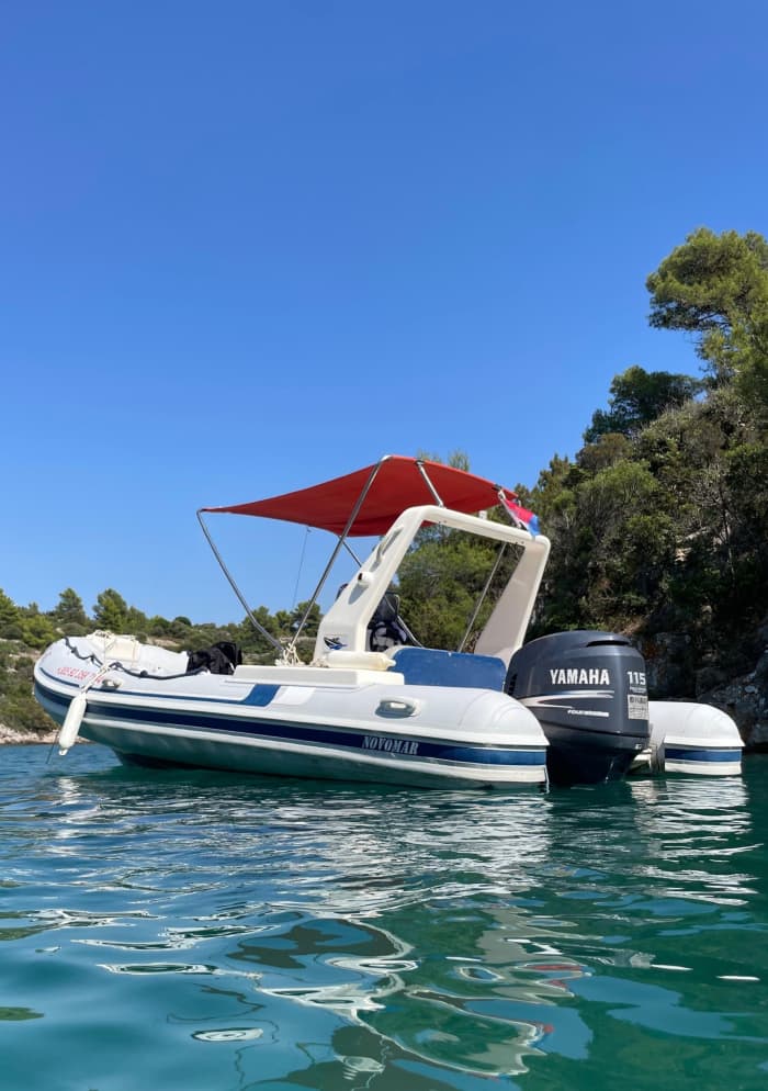 Your day in Omiš: Rent a motorboat for a full day of discovery