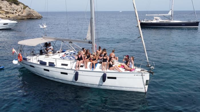 A full day exploring the beauty of Palma Bay