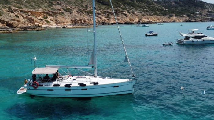 A full day exploring the beauty of Palma Bay