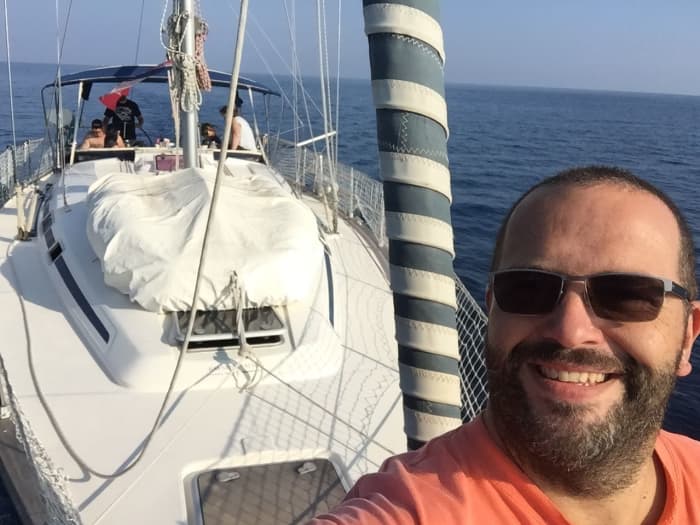 Setzen Sie Kurs auf Freude: Ein ganzer Tag authentisches Segeln in Loano auf einem Segelboot