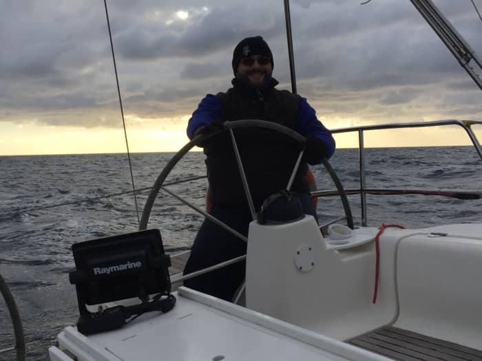 Setzen Sie Kurs auf Freude: Ein ganzer Tag authentisches Segeln in Loano auf einem Segelboot