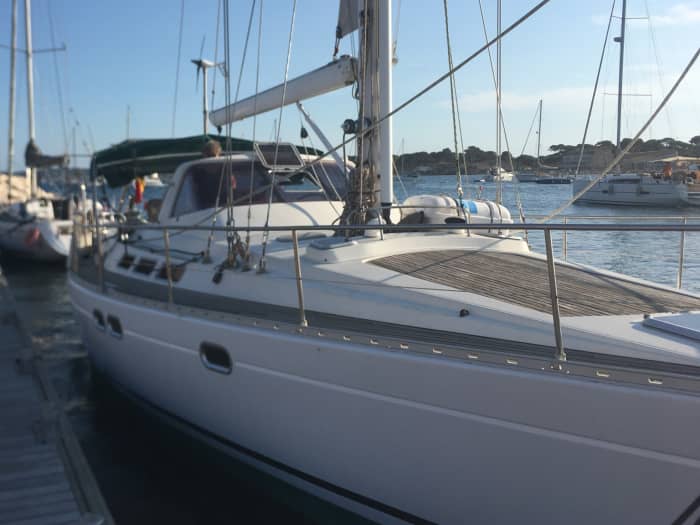 Discover Hyères on a full-day sailing trip